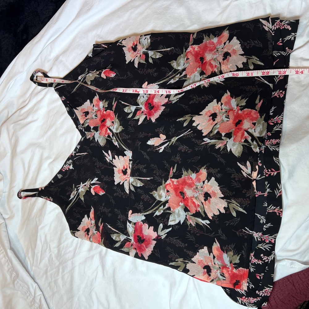 White House Black Market Floral Sleeveless Blouse